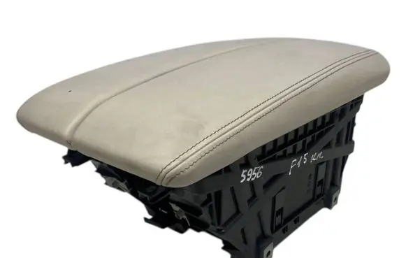 BMW X5 F15 Armrest 105070381C