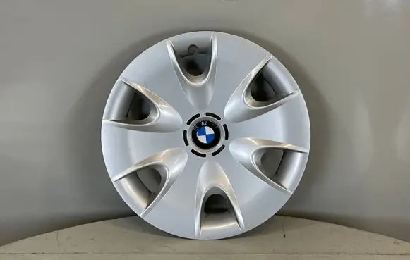 BMW 1 E81 E87 R16 wheel hub/cap/trim 14121810 6762654 36136762654
