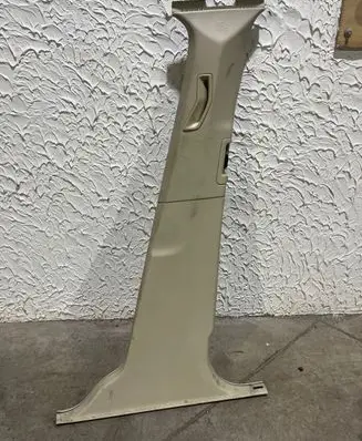 (B) pillar trim (bottom)