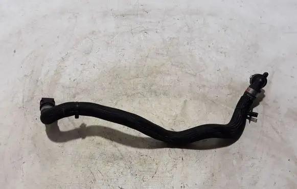 Renault Trafic III (X82) Engine coolant pipe/hose 924109557R