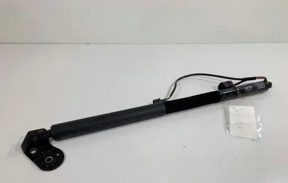 Audi A7 S7 4G Shock absorber/damper mounting bracket 4G8827851F