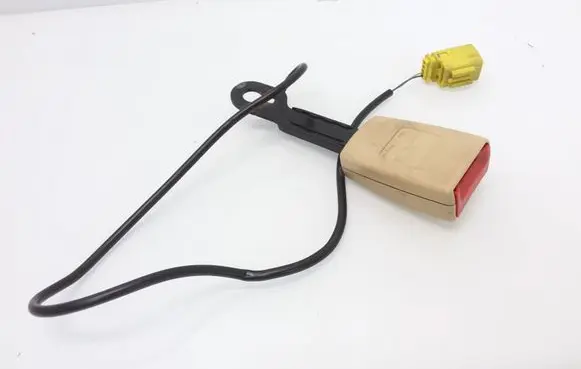 Volkswagen Touareg I Front seatbelt buckle 7L0857778C
