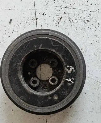 Volkswagen Golf IV Crankshaft pulley 038105243