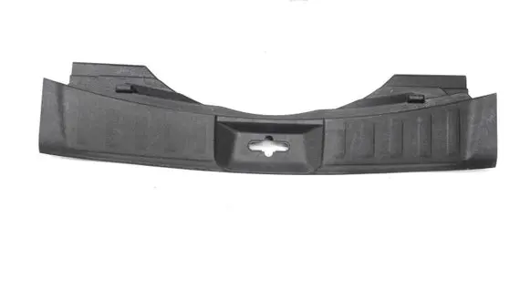 Trunk/boot sill cover protection