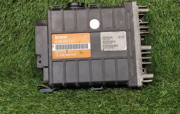 Volkswagen Polo III 6N 6N2 6NF Engine control unit/module ECU 030906026 0280000743