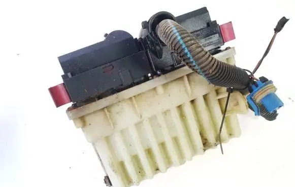 Opel Astra G Coolant fan relay 9685371