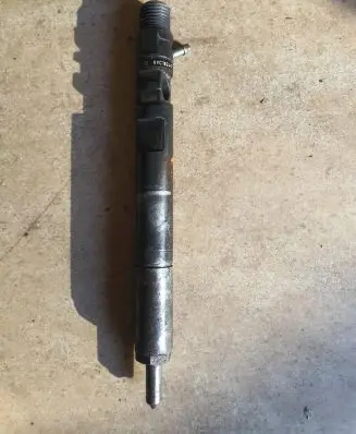 Hyundai Terracan Fuel injector 483643de B9C18E49