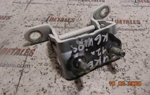 Nissan Juke I F15 Rear door lower hinge