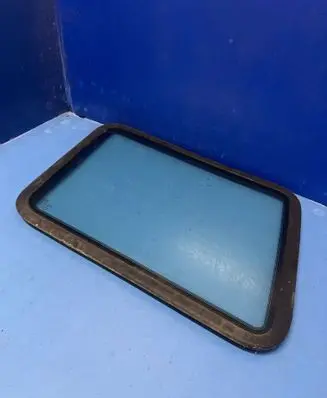Land Rover Discovery Rear side window 43R00003 DOT17M24AS2