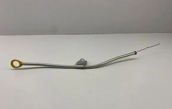 Toyota RAV 4 (XA50) Oil level dip stick 