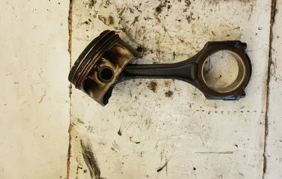 Mercedes-Benz C W205 Piston with connecting rod A2740300400 A2740300020 A2700300120