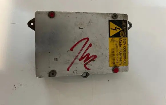 Mercedes-Benz E W211 Headlight ballast module Xenon 5DV008290 500829000 1100VDCC5VAC