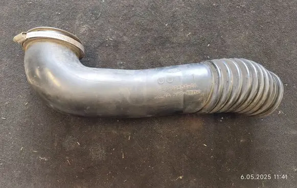 Ford Focus Air intake hose/pipe 98AB9R504 98AB9R504GA D2L4A