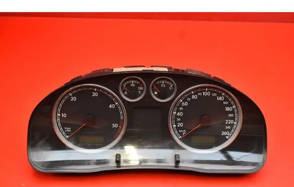 Volkswagen PASSAT B5.5 Speedometer (instrument cluster) 3B0920806A