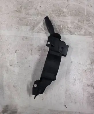 Volkswagen PASSAT B6 Wiper turn signal indicator stalk/switch 61557114