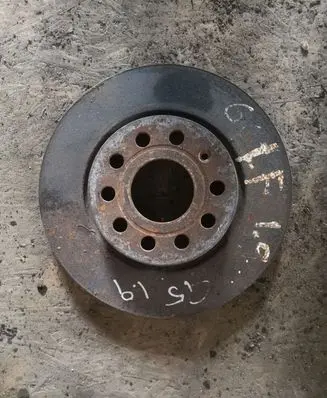 Volkswagen Golf V Front brake disc