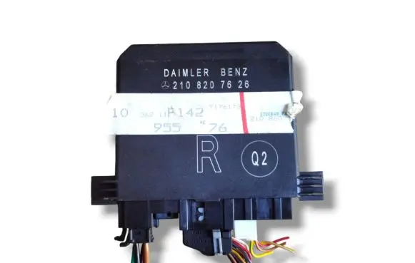 Mercedes-Benz E W210 Door control unit/module 2108207626