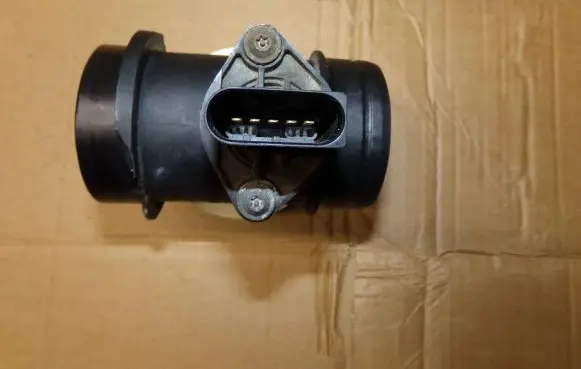 Audi A4 S4 B5 8D Mass air flow meter 0281002216