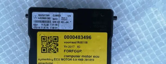 Smart ForFour II W453 Engine ECU kit and lock set A4539001305 28525736R