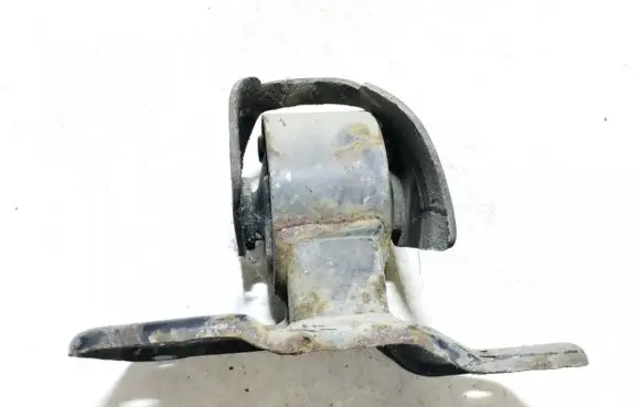 Mitsubishi Space Star Engine mount bracket