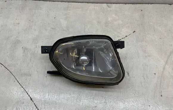 Mercedes-Benz E W211 Front fog light A2118200656 1NB00827502
