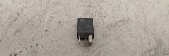 Volkswagen PASSAT B6 Other relay 7M0951253C 95VW10K705EA V23374AA001X007