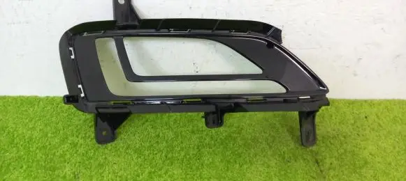 Hyundai Tucson LM Front bumper lower grill 86526-D7530
