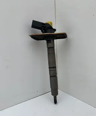 Volkswagen Golf VI Fuel injector 03L130277