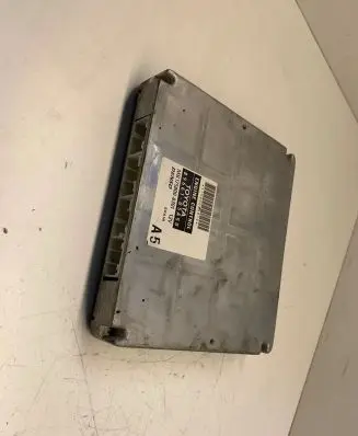 Toyota Avensis T250 Engine control unit/module 8966105A50 MB1758008301 1758008301