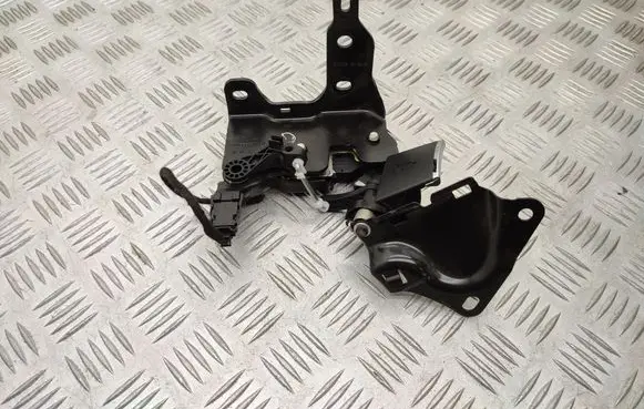 Mercedes-Benz E W212 Seat back rest lock catch A2129200672 A2129209100