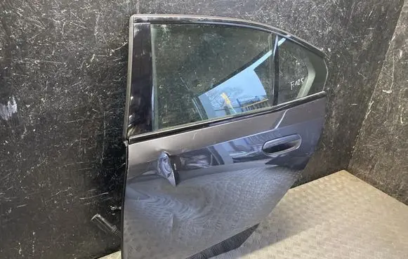 BMW 5 G60 Rear door
