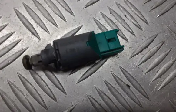 Renault Megane II Clutch pedal sensor 8200168240