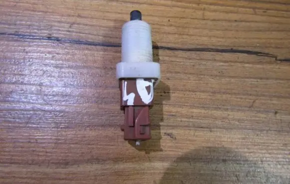 Peugeot 607 Brake pedal sensor switch