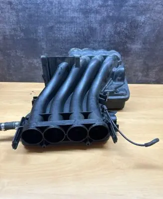 Volkswagen Golf IV Intake manifold 06A133205G