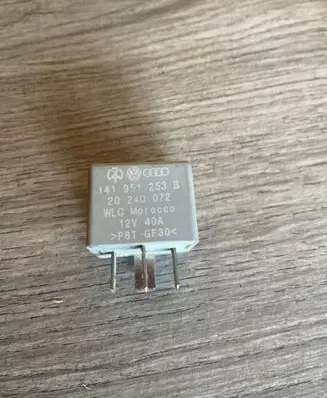 Volkswagen Golf III Other relay 141951253B 20240072
