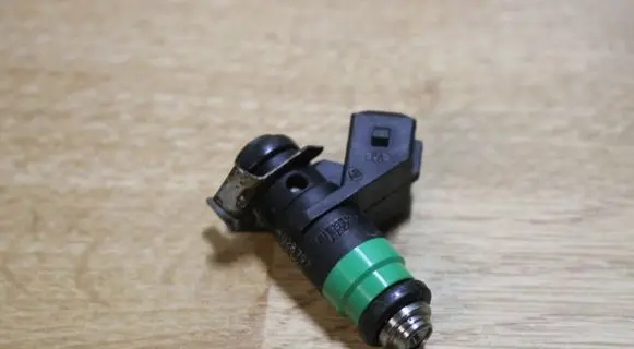 Renault Laguna II Fuel injector 8200028797