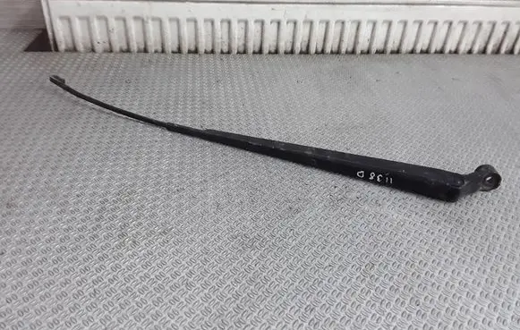 Toyota Yaris Front wiper blade arm