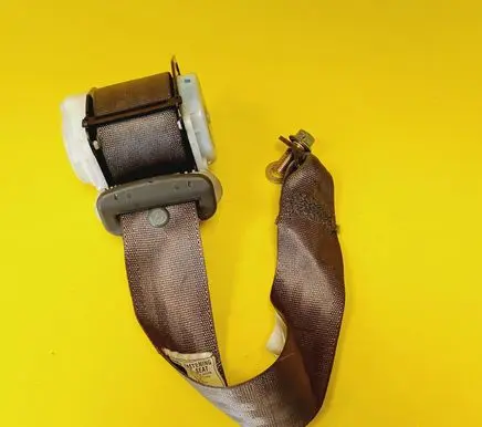 Rear seatbelt
