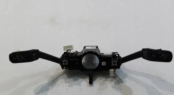 Volkswagen Arteon Tailgate/trunk/boot open switch 