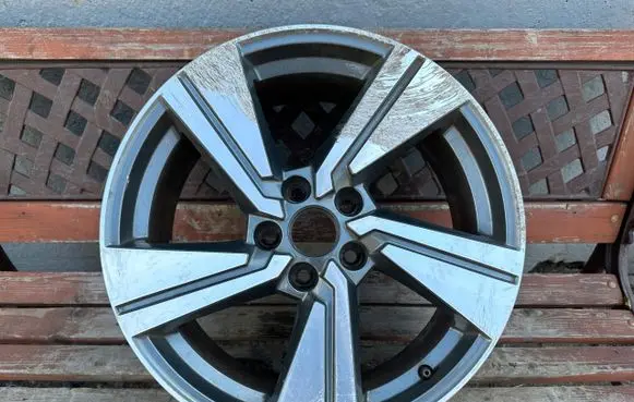 Audi Q2 - R18 alloy rim 