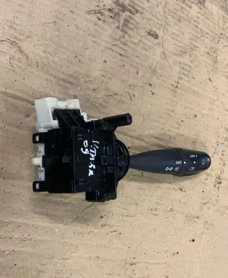 Suzuki Grand Vitara II Indicator stalk 173744