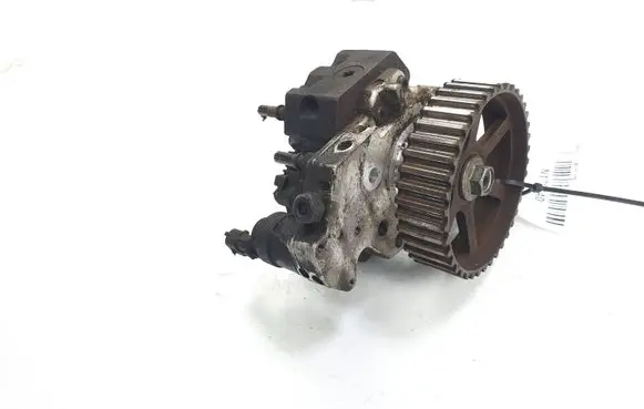 Opel Vivaro Fuel injection high pressure pump 8200108225