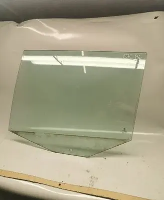 Volkswagen Golf V Rear door window glass 43R004584 E000266