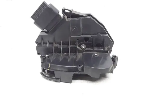 Volvo S60 Front door lock 31301738