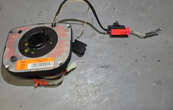 Audi A8 S8 D2 4D Airbag slip ring squib (SRS ring) 4D0951543D 81332 0000041015
