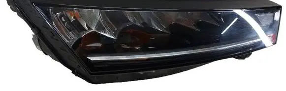 Skoda Octavia Mk4 Headlight/headlamp 5E4941016 030111823200 LE18A6418
