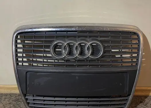Audi A6 S6 C6 4F Front bumper upper radiator grill 4F0853651S