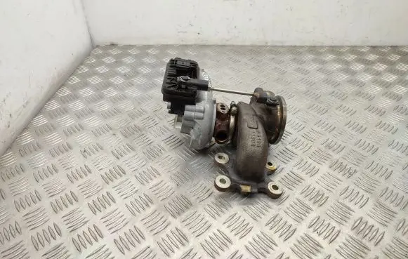Volkswagen Golf VIII Turbo 04E145715M