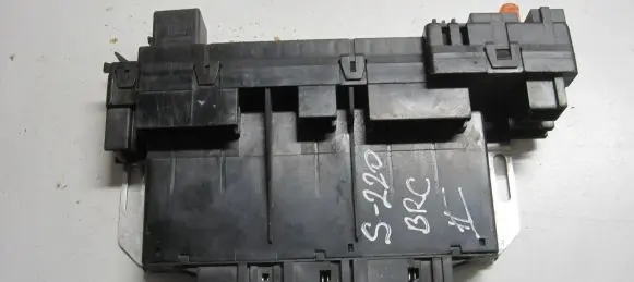 Mercedes-Benz S W220 SAM control unit A0325458332
