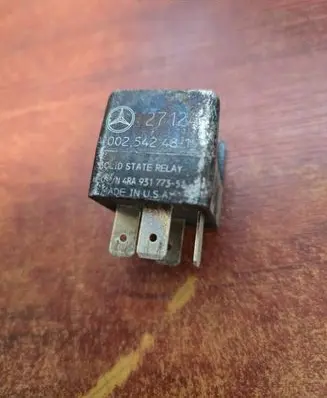 Mercedes-Benz C AMG W204 Other relay 0025424819
